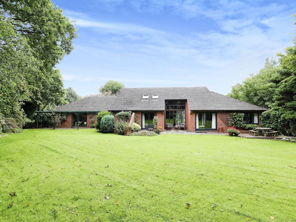 5 bed detached house for sale in Eaglesfield, Hartford, Northwich CW8