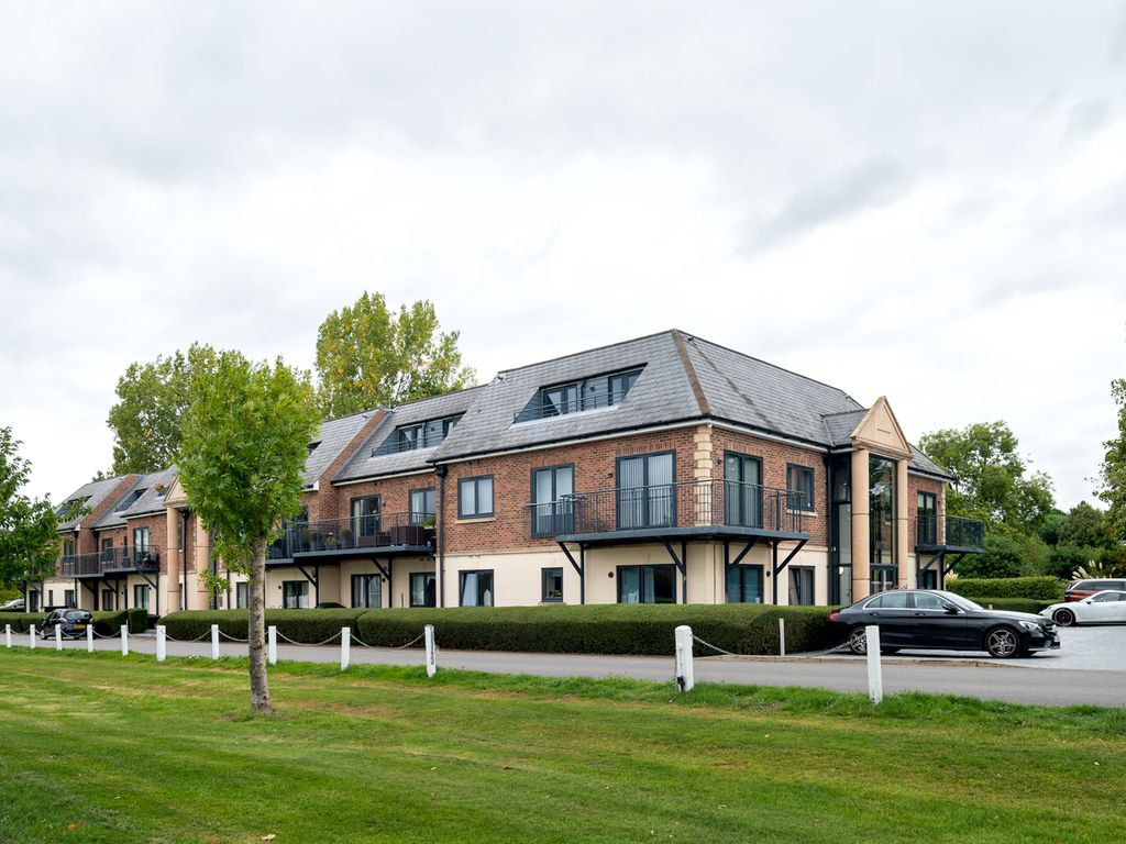 2 bed flat for sale in Abridge Road, Chigwell, Essex IG7 Zoopla