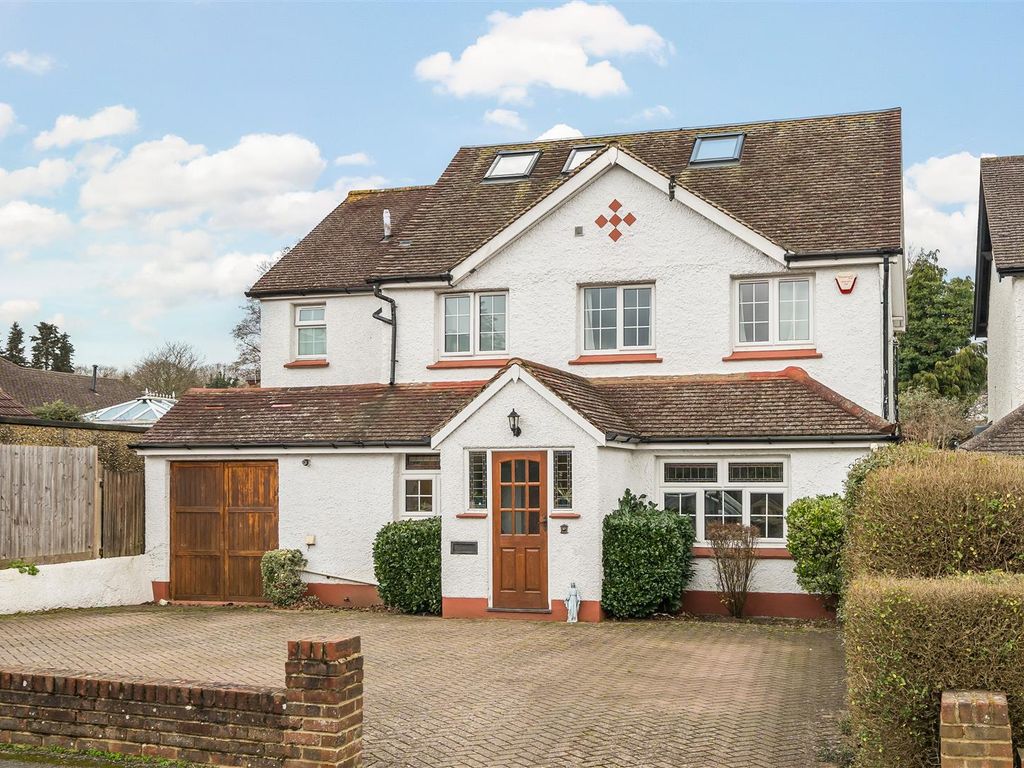 5 bed detached house for sale in Mount Park, Carshalton SM5, £1,000,000