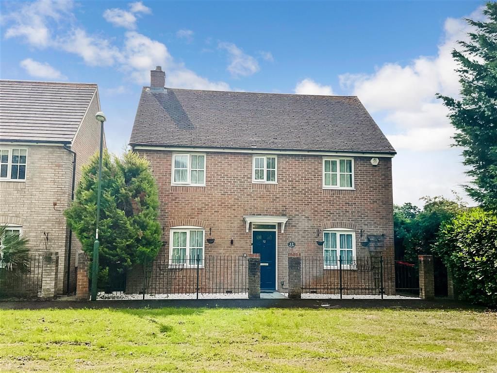 4 bed detached house for sale in Dempsey Walk, Ifield, Crawley, West