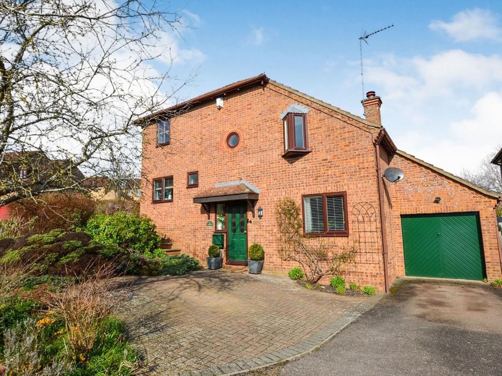 4 bed detached house for sale in Allard Close, Rectory Farm