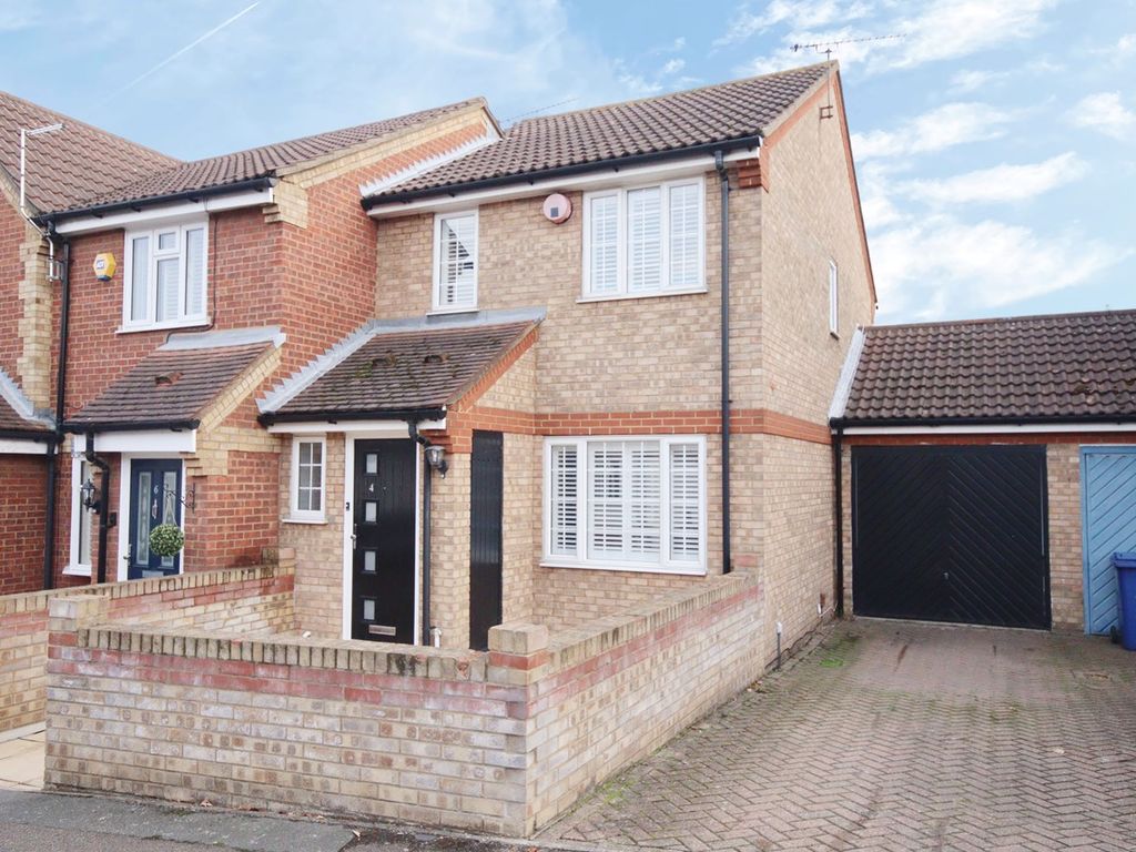 3 bed end terrace house for sale in St Michaels Close, Aveley RM15 Zoopla