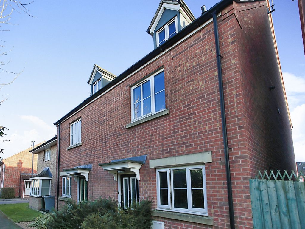 3 bed semidetached house for sale in Churchfield Close, Deeping St