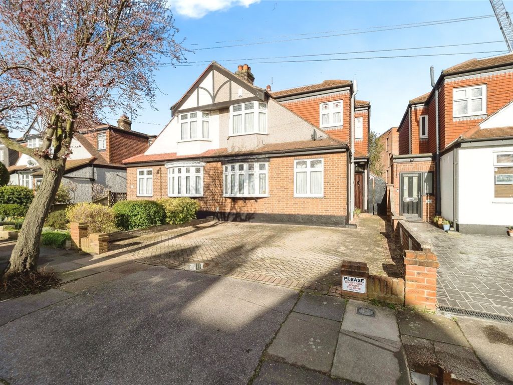 4 bed semidetached house for sale in Southwood Gardens, Ilford IG2, £