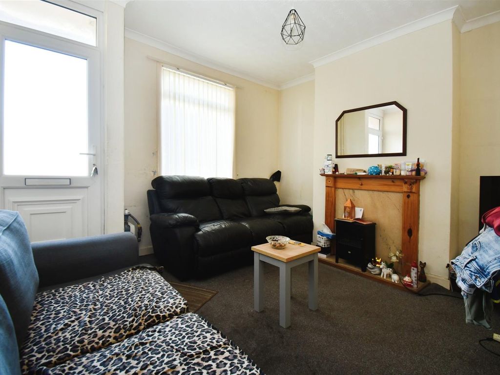 2 bed end terrace house for sale in Egton Street, Hull HU8, £60,000 Zoopla