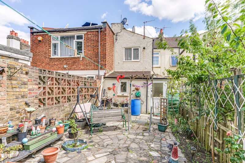 3 bed terraced house for sale in Felixstowe Road, Edmonton N9 Zoopla
