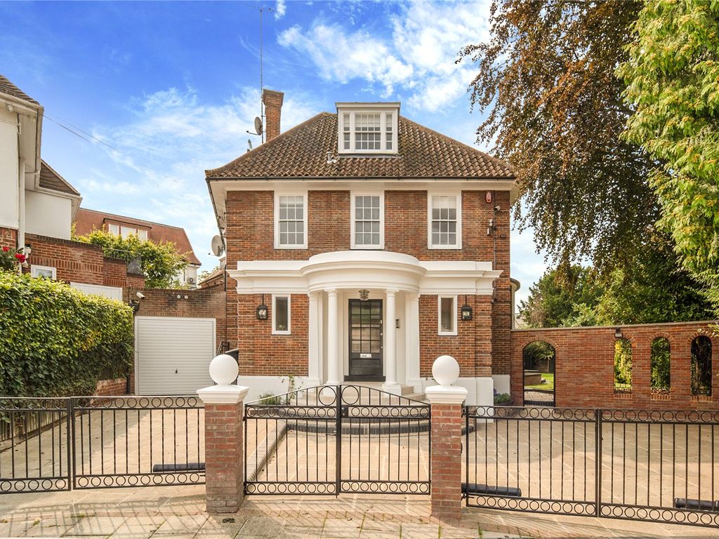 8 bed property for sale in West Heath Close, Hampstead NW3, £6,000,000