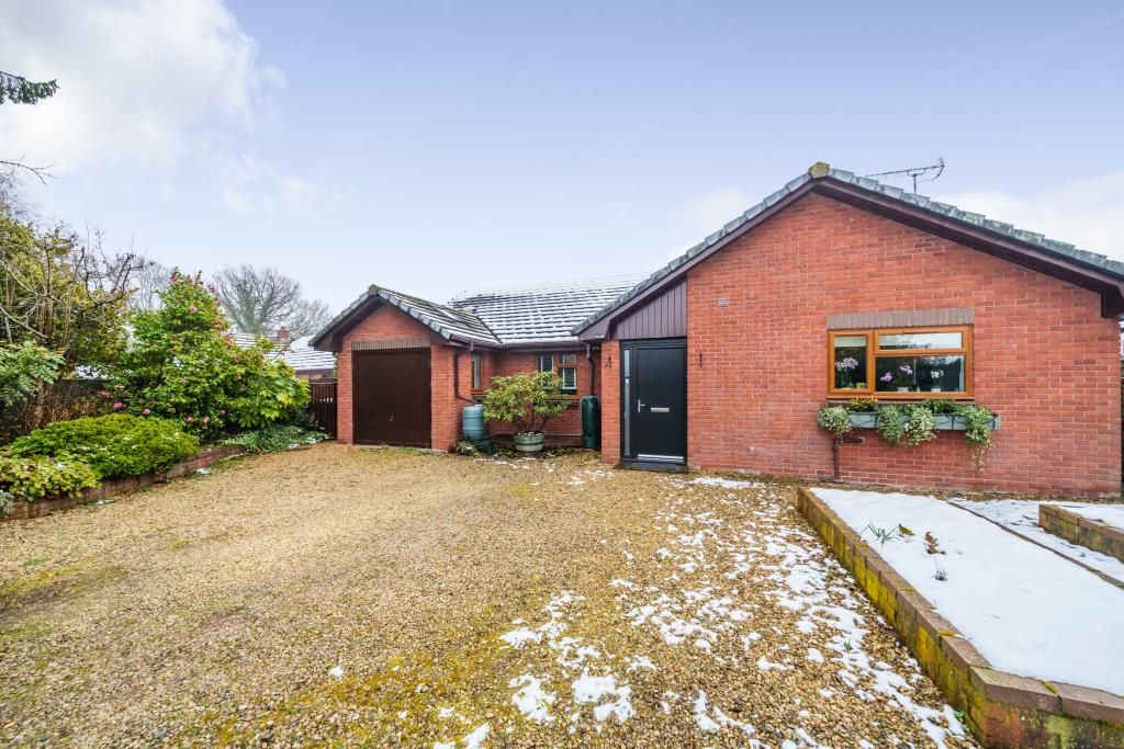 3 bed detached bungalow for sale in Madley, Herefordshire HR2 Zoopla