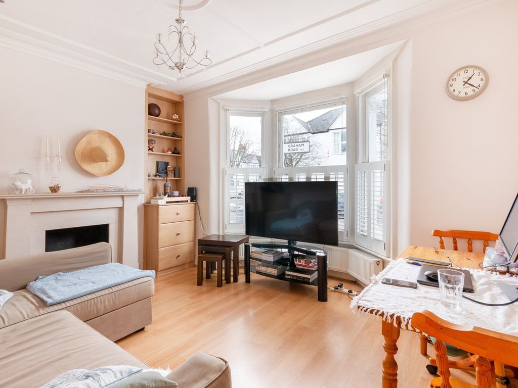 1 bed flat to rent in Graham Road, Bedford Park, Chiswick, London W4, £