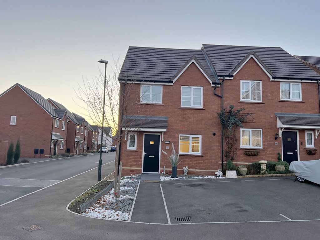 3 bed semidetached house for sale in Court Farm Close, Pamington, Tewkesbury GL20, £315,000