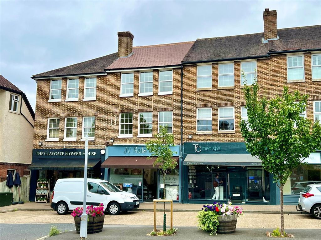 3 bed flat for sale in Hare Lane, Claygate, Esher KT10, £375,000 Zoopla