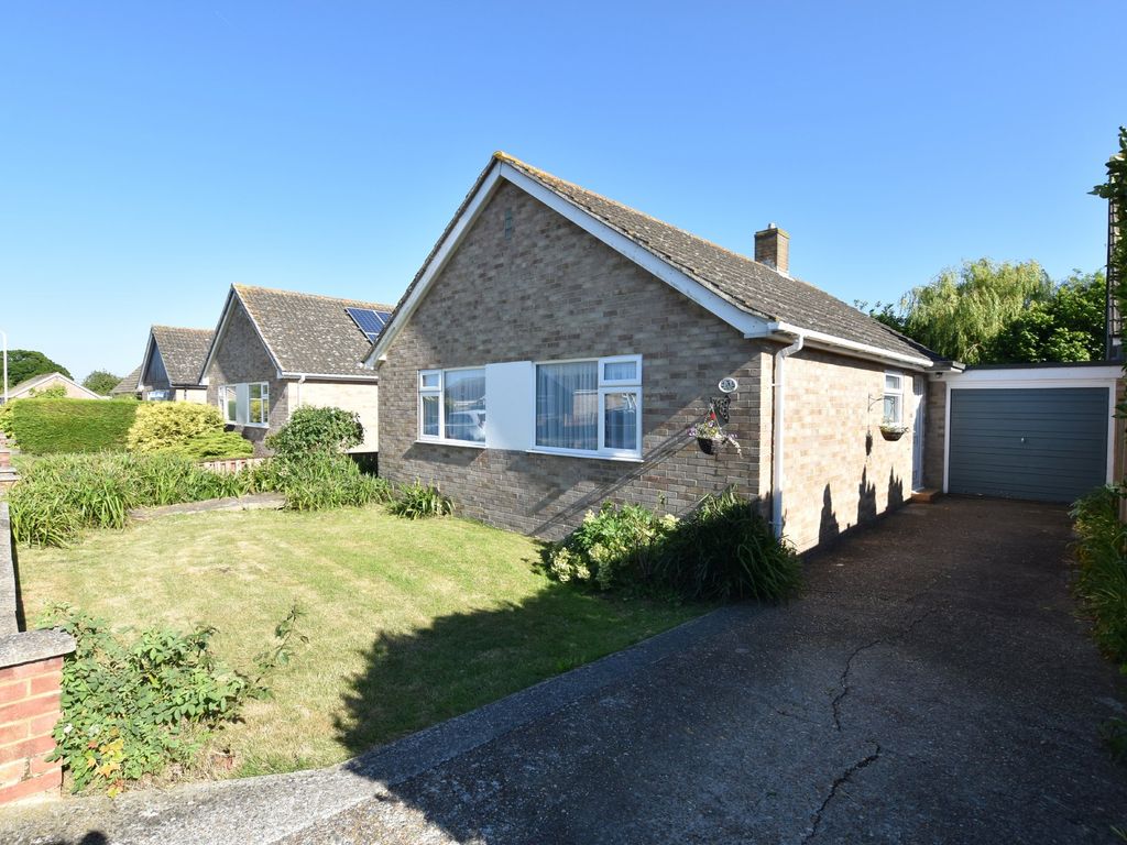 3 bed detached bungalow for sale in Seaview Heights, High Street