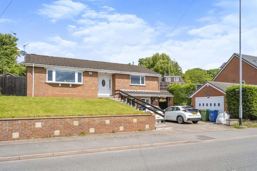 3 bed detached bungalow for sale in Littleworth Road, Hednesford