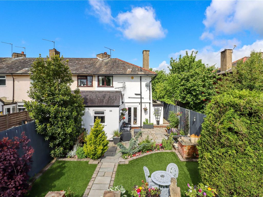 2 bed end terrace house for sale in North Cottages, Napsbury, St