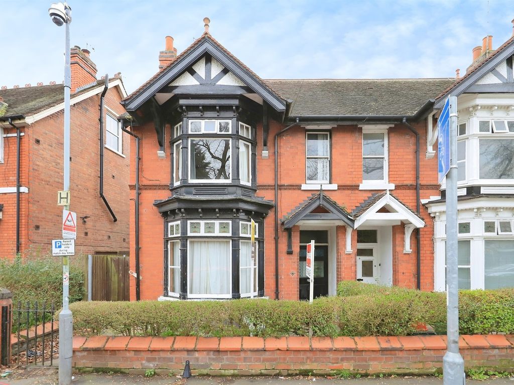 4 bed semidetached house for sale in Kingsland Road, West Park
