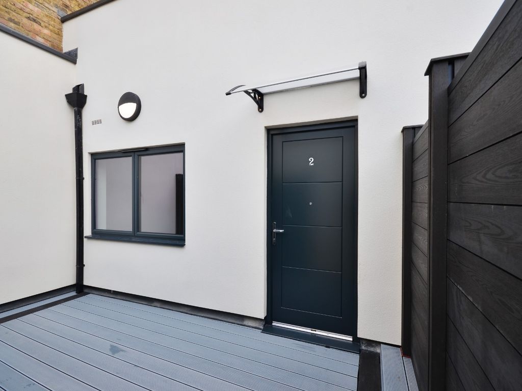 2 bed flat for sale in Cedar House, The Parade, Watford, Hertfordshire