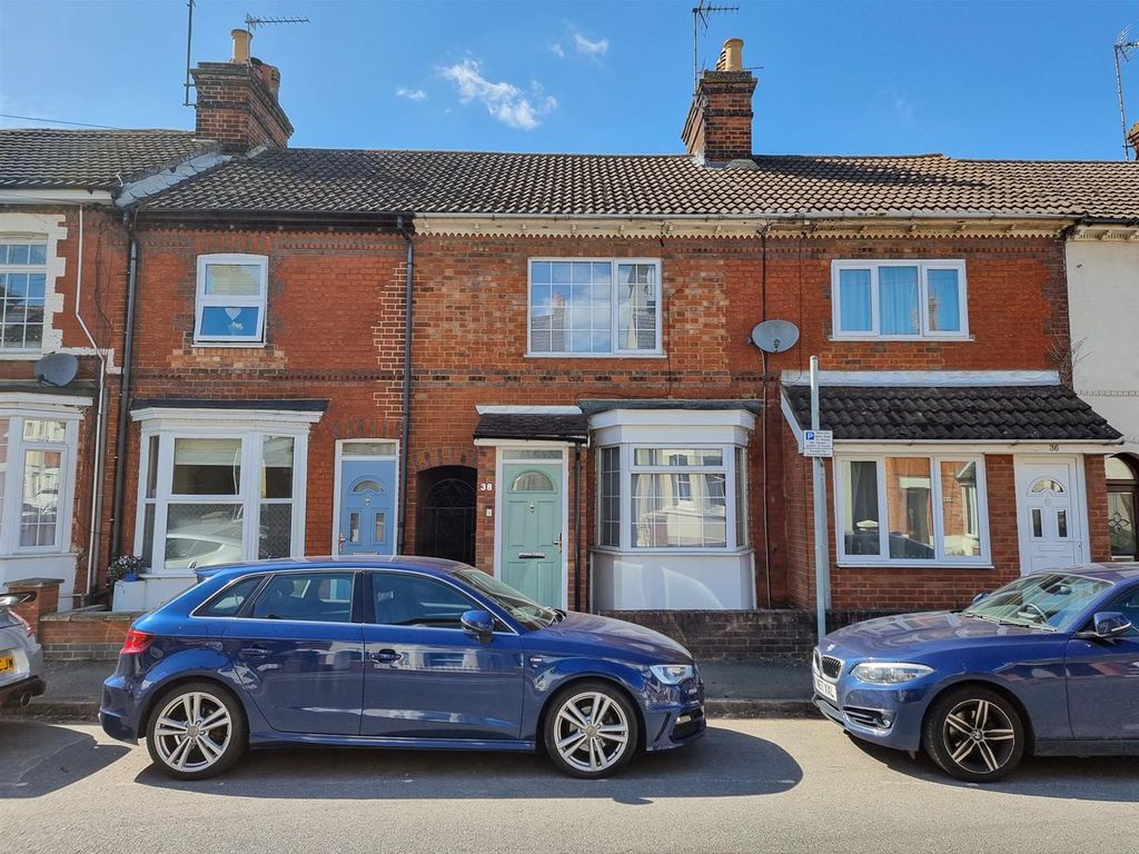 2 bed terraced house for sale in Springfield Road, Linslade, Leighton