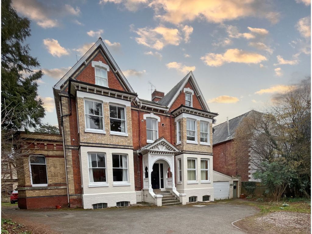 1 bed flat for sale in 37 Bodenham Road, Hereford HR1, £160,000 Zoopla