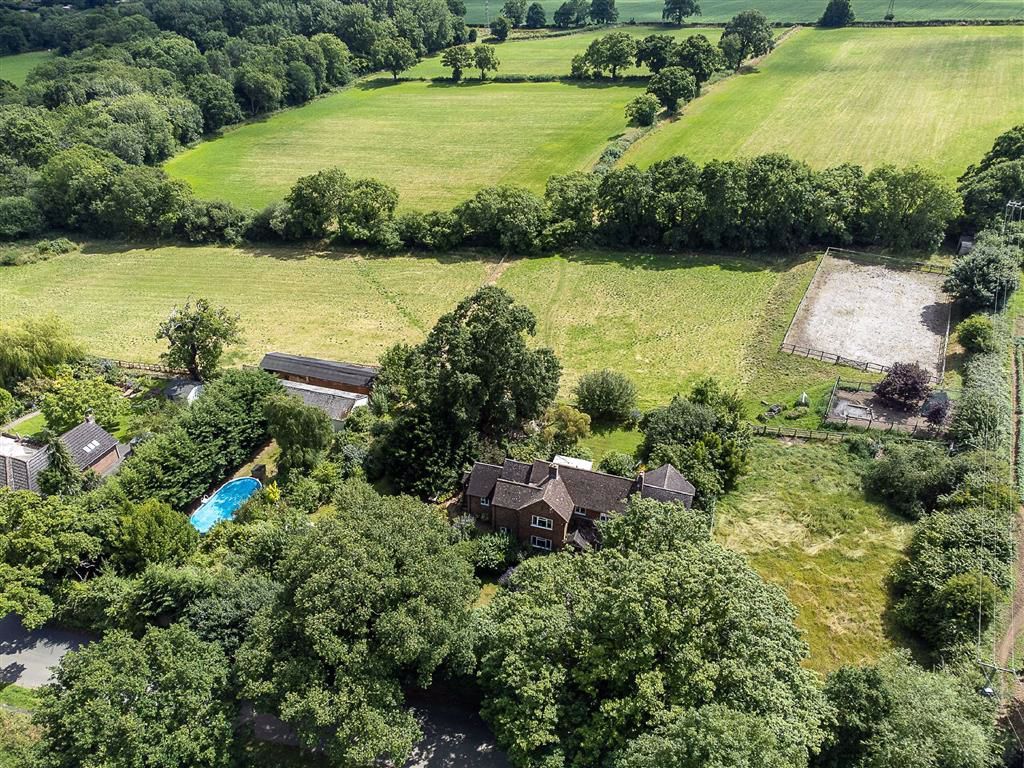 5 bed detached house for sale in Upper Welland Road, Malvern