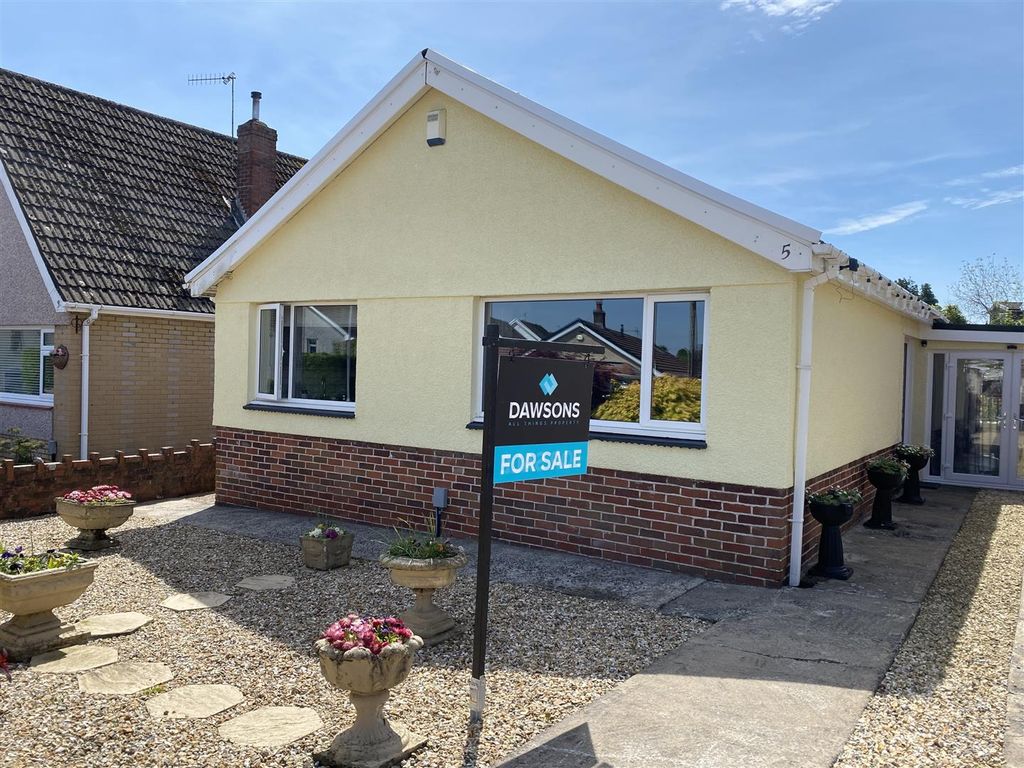 3 bed detached bungalow for sale in Wellfield Close, Gorseinon, Swansea