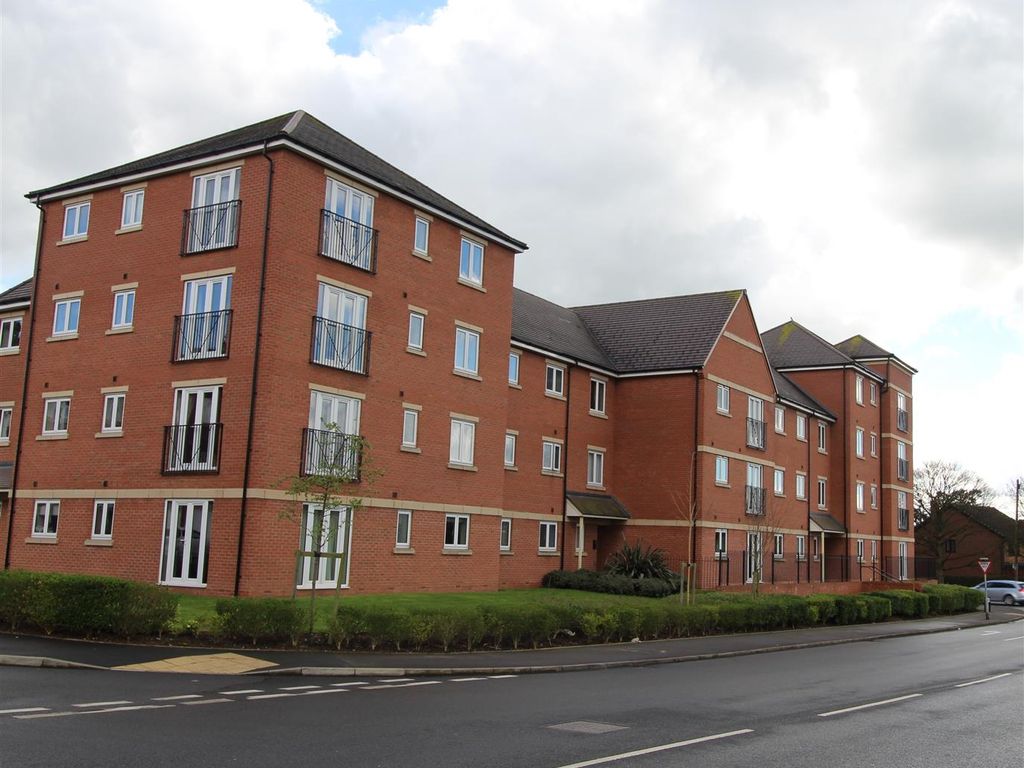2 bed flat to rent in Marshall Crescent, Wordsley, Stourbridge DY8, £
