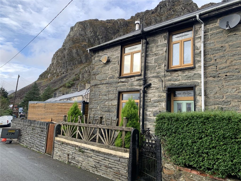 2 bed end terrace house for sale in Bodafon, Blaenau Ffestiniog