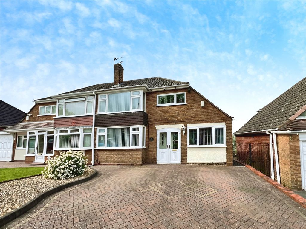 3 bed semidetached house for sale in Elizabeth Walk, Tipton, West