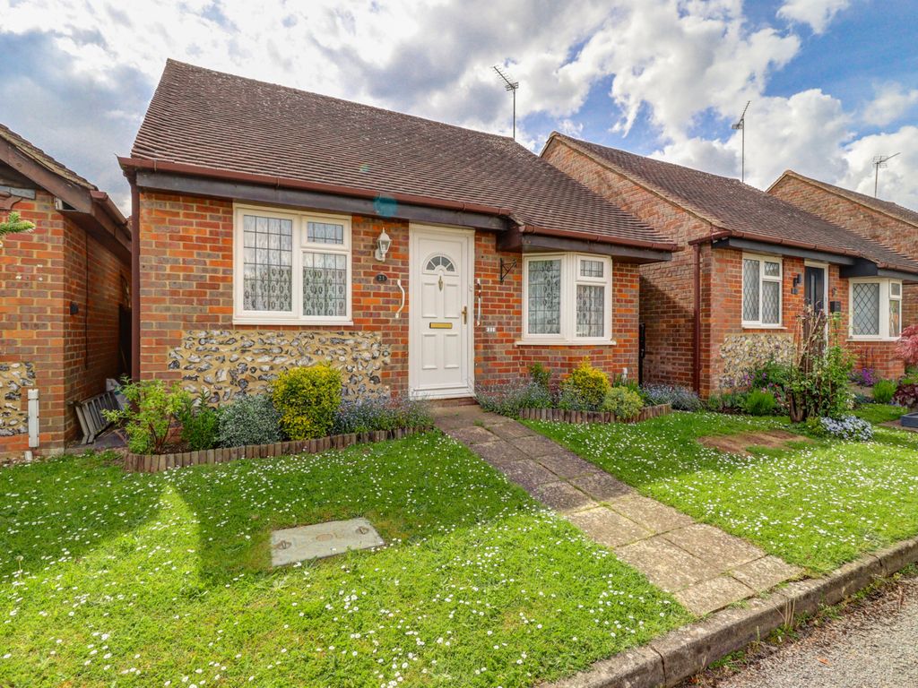 2 bed bungalow for sale in Dresser Road, Prestwood, Great Missenden