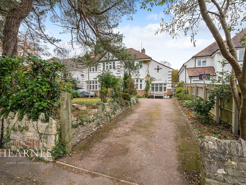 6 bed detached house for sale in East Avenue, Talbot Woods, Bournemouth BH3, £1,300,000 Zoopla