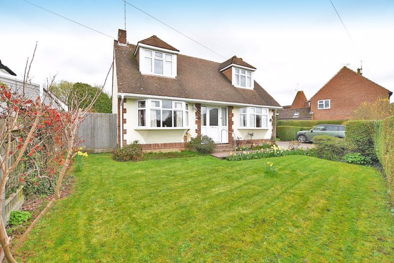 3 bed bungalow for sale in Spot Lane, Bearsted, Maidstone ME15, £