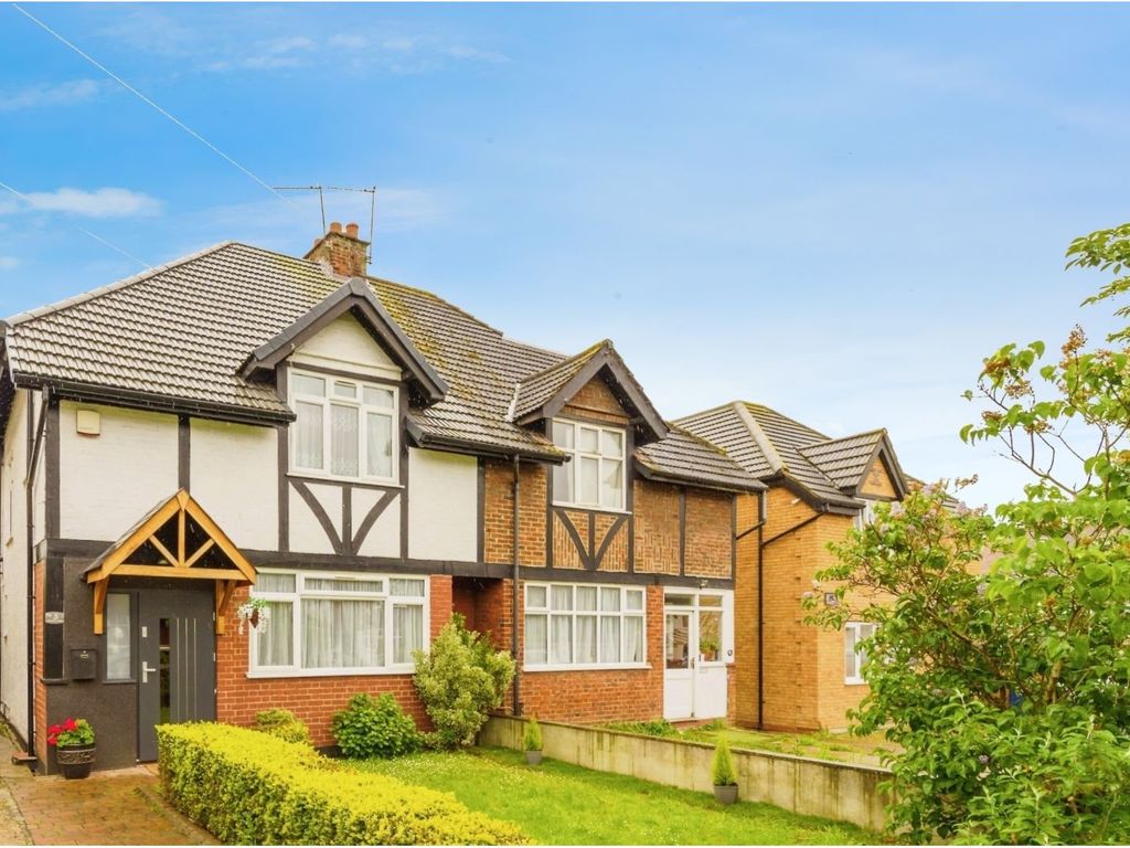 3 bed semidetached house for sale in Avenue, Greenford UB6, £