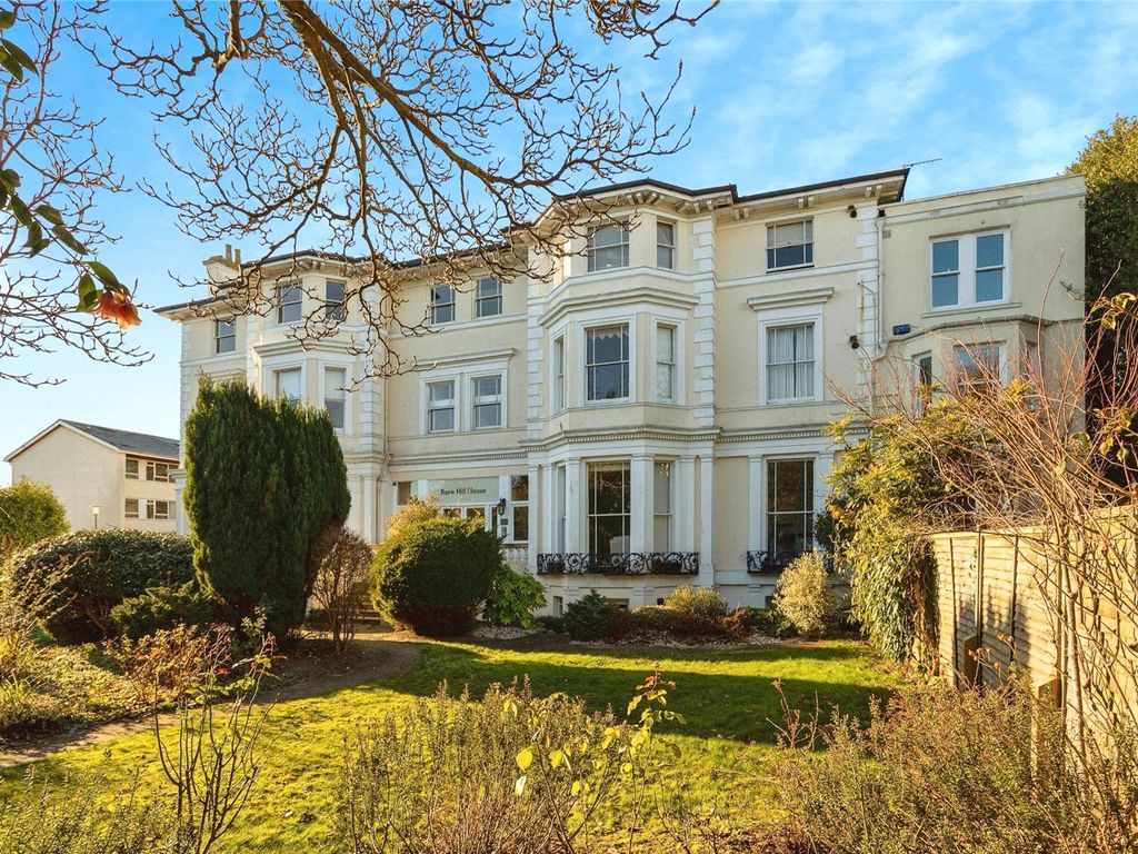 2 bed flat to rent in Rose Hill House, Clarence Road, Tunbridge Wells