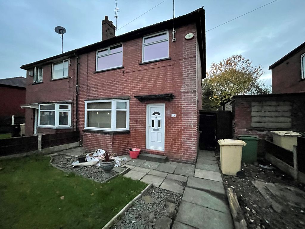 3 bed semidetached house to rent in Brookhouse Avenue, Farnworth