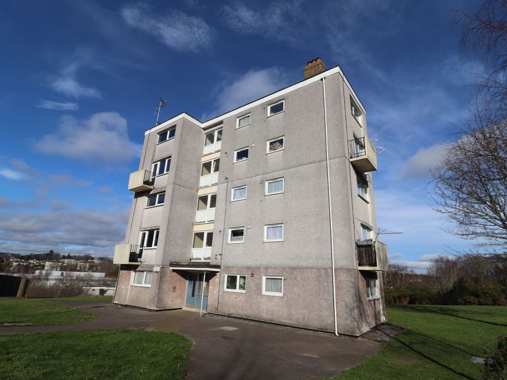 2 bed flat to rent in Herrick Close, Thornhill, Southampton SO19, £