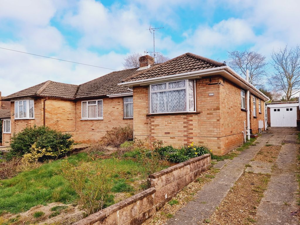 3 bed bungalow for sale in Blackbrook Road, Fareham, Hampshire PO15, £