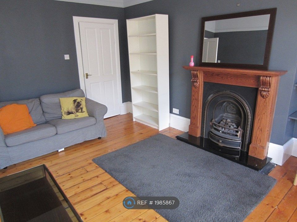 2 bed flat to rent in Albert Avenue, Glasgow G42, £950 pcm Zoopla