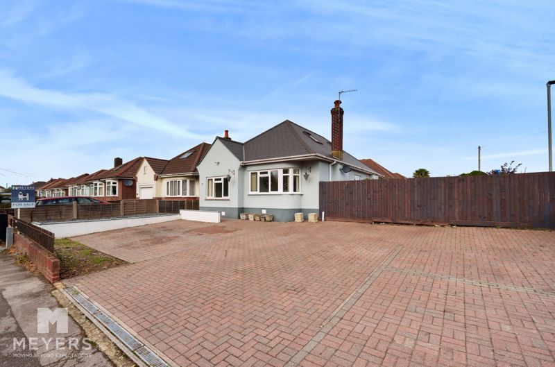 4 bed bungalow for sale in Herbert Avenue, Parkstone, Poole BH12, £