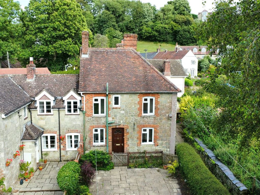 2 bed terraced house for sale in The Knapp, Shaftesbury, Dorset SP7, £