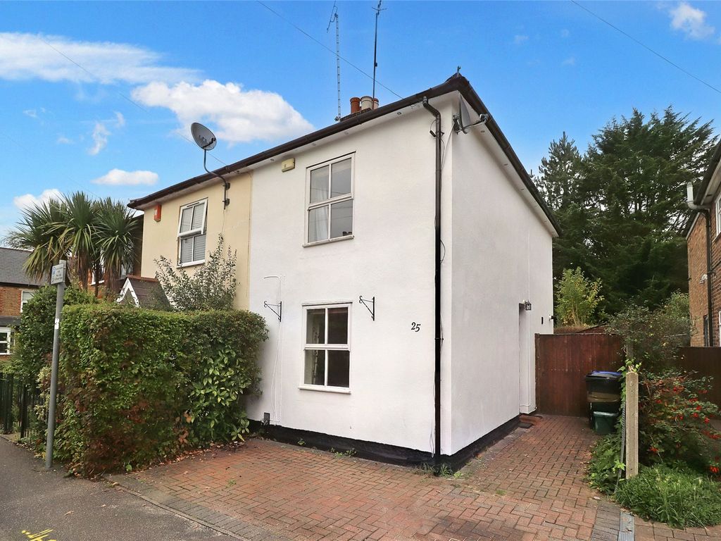 2 bed end terrace house for sale in Woking, Surrey GU21, £400,000 Zoopla