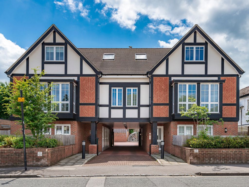 2 bed flat for sale in Chipstead Valley Road, Coulsdon CR5 Zoopla