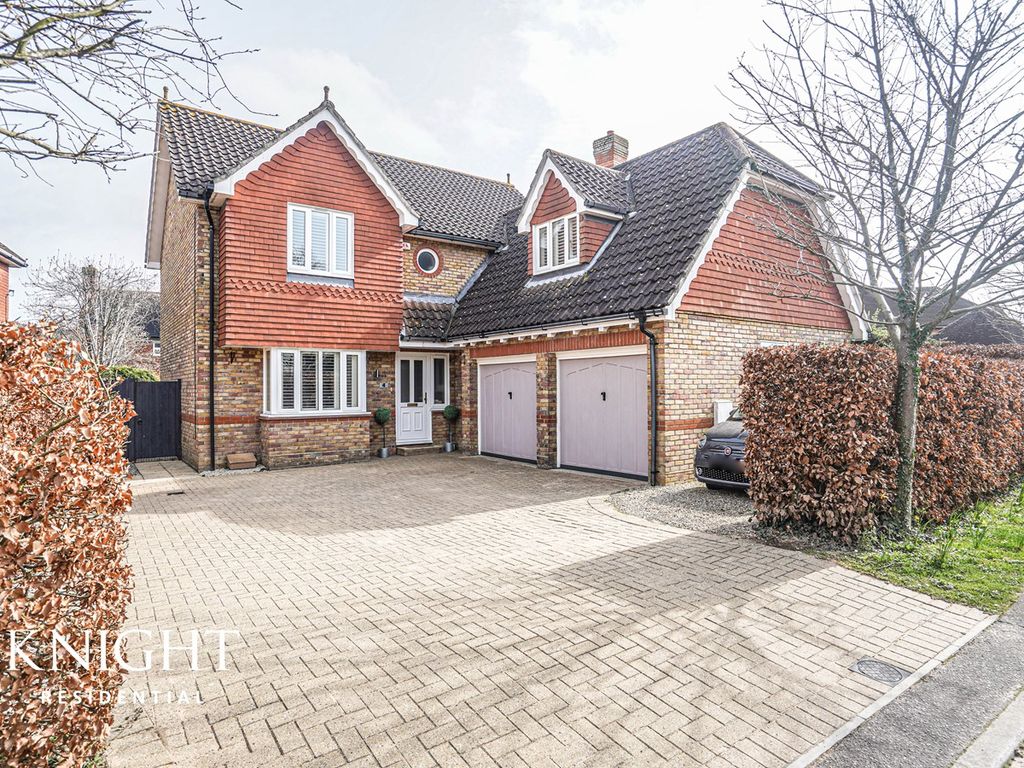 5 bed detached house for sale in Keepers Green, Braiswick, Colchester