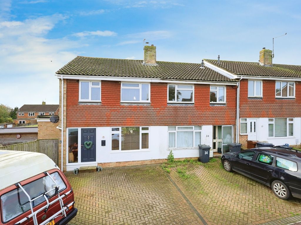 3 bed end terrace house for sale in Grange Close, Horam, Heathfield