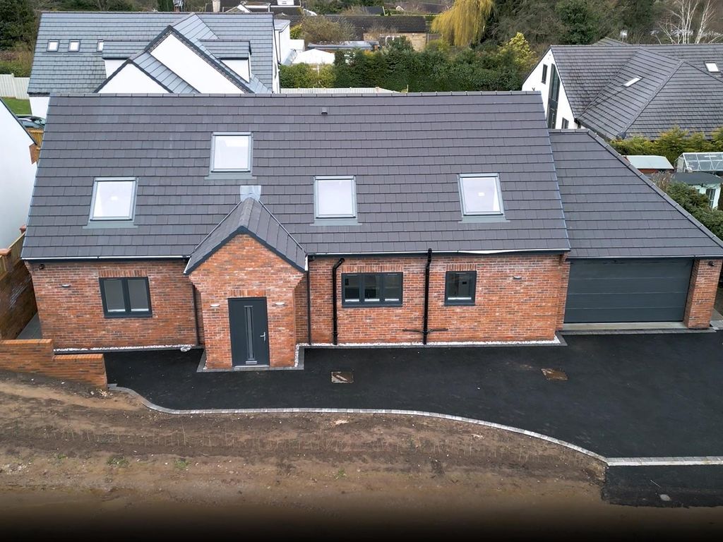 New home, 4 bed detached bungalow for sale in Central Drive