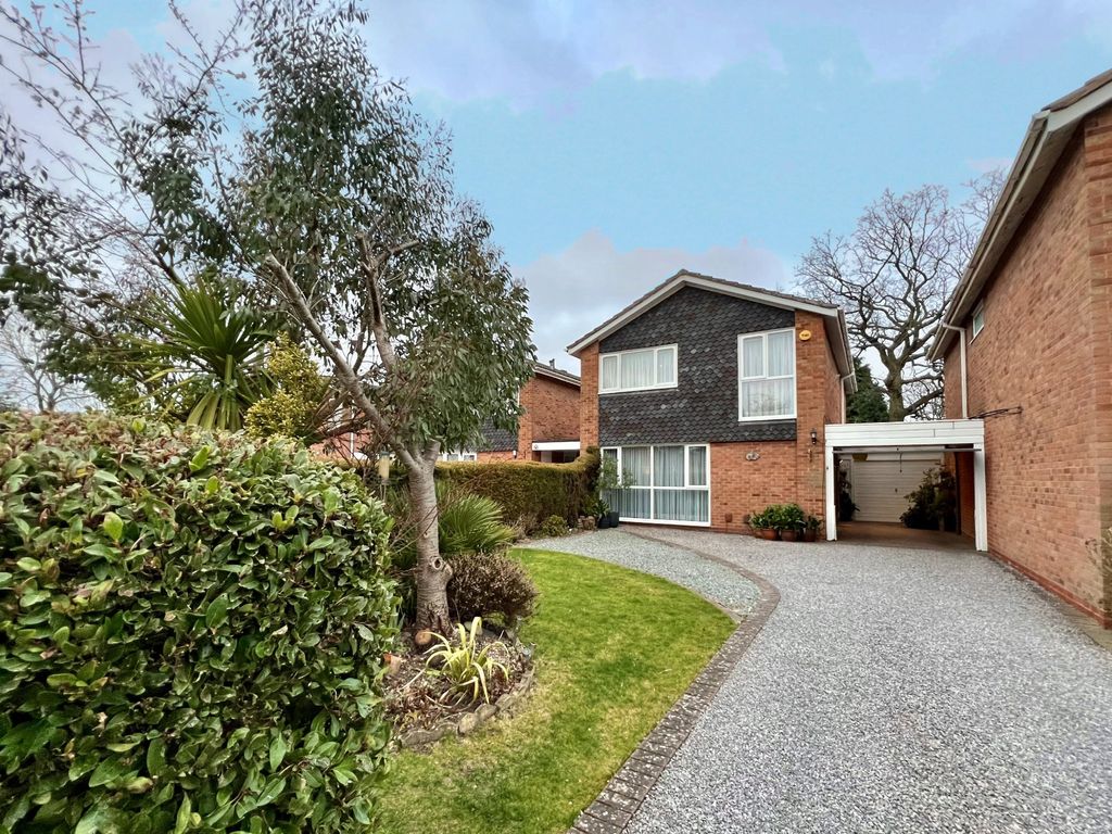 5 bed linkdetached house for sale in Ravenswood Drive South, Solihull
