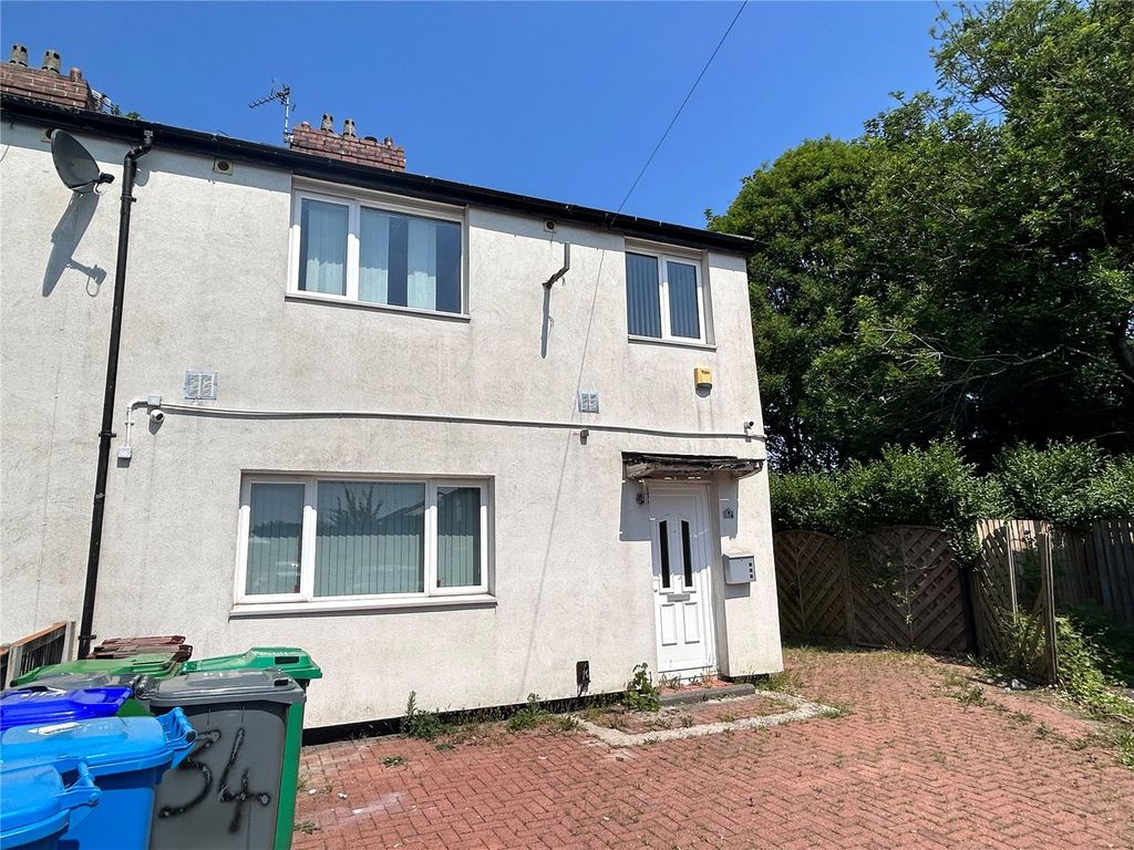 3 bed semidetached house for sale in Elmstead Avenue, Manchester
