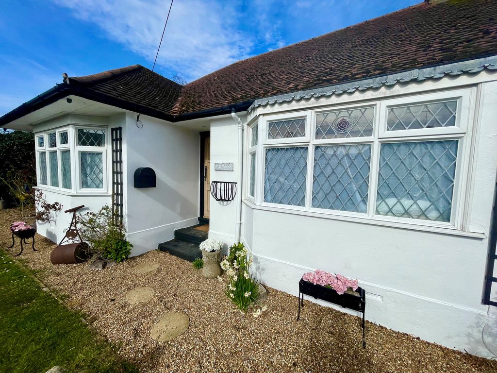 3 bed semidetached bungalow for sale in Sackville Road, Worthing BN14