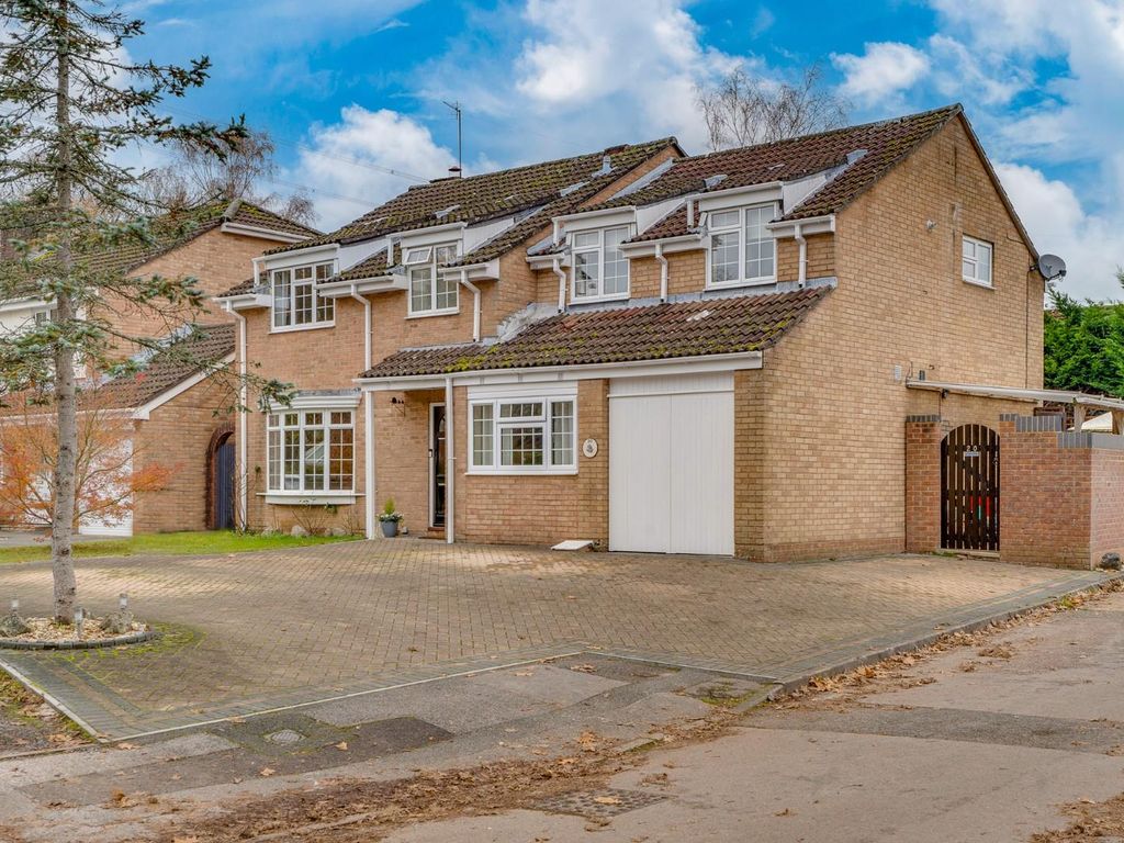 5 bed detached house for sale in Compton Close, Eastleigh SO50, £
