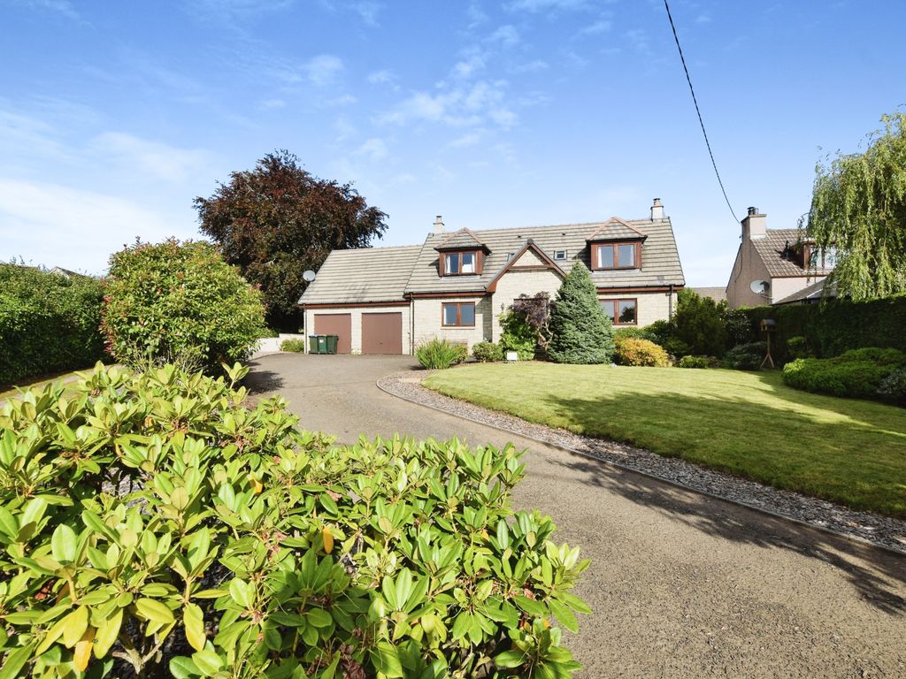 5 bed detached house for sale in New Alyth, Blairgowrie PH11, £370,000