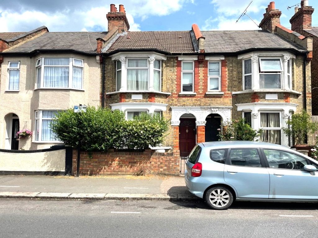 2 bed detached house to rent in Fulbourne Road, Walthamstow, London E17