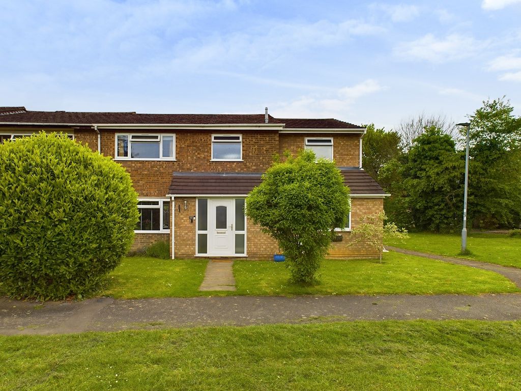 4 bed semidetached house for sale in Lowfield Way, Hazlemere, High